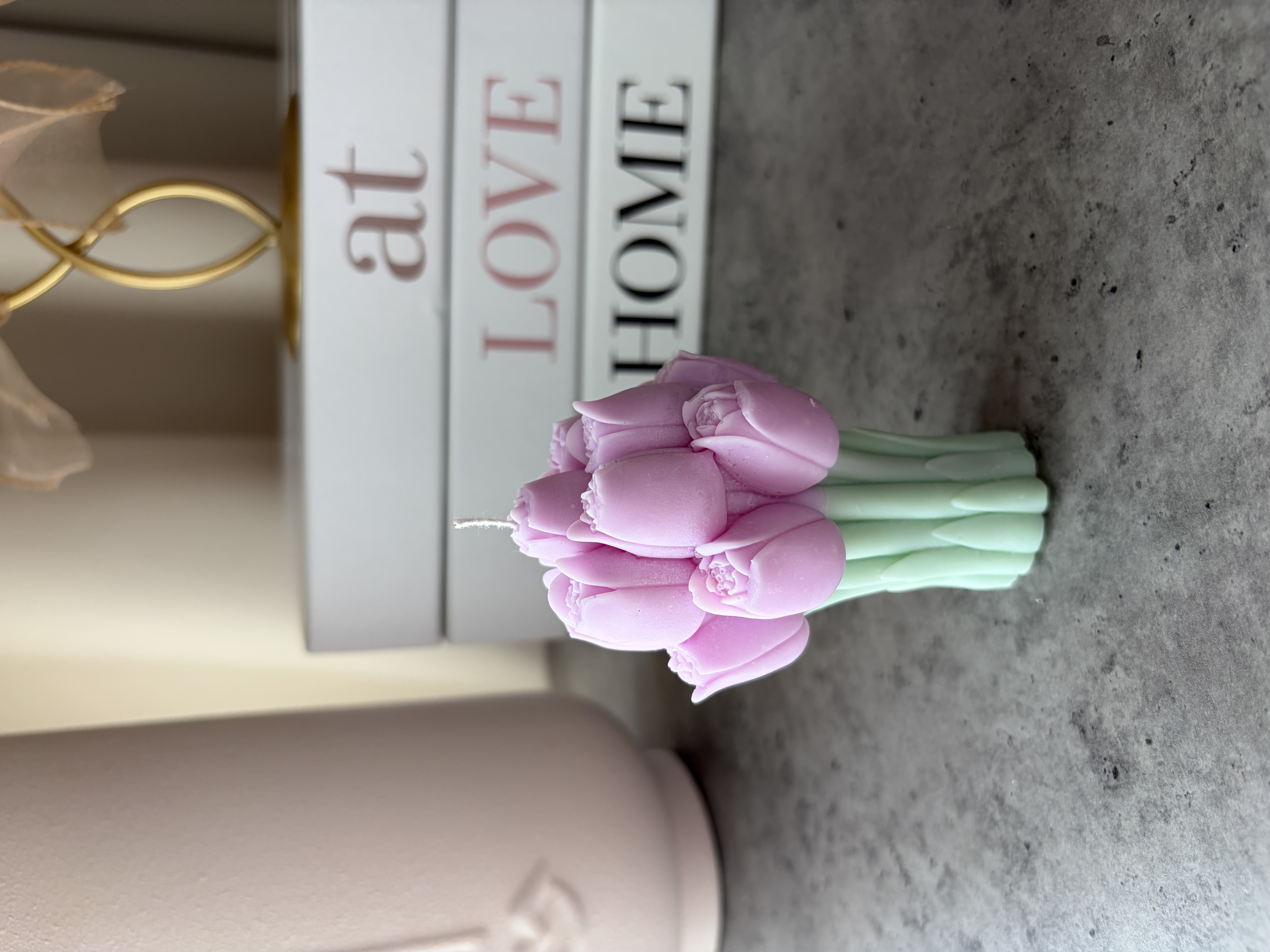tulipanova-kyticka-fialova