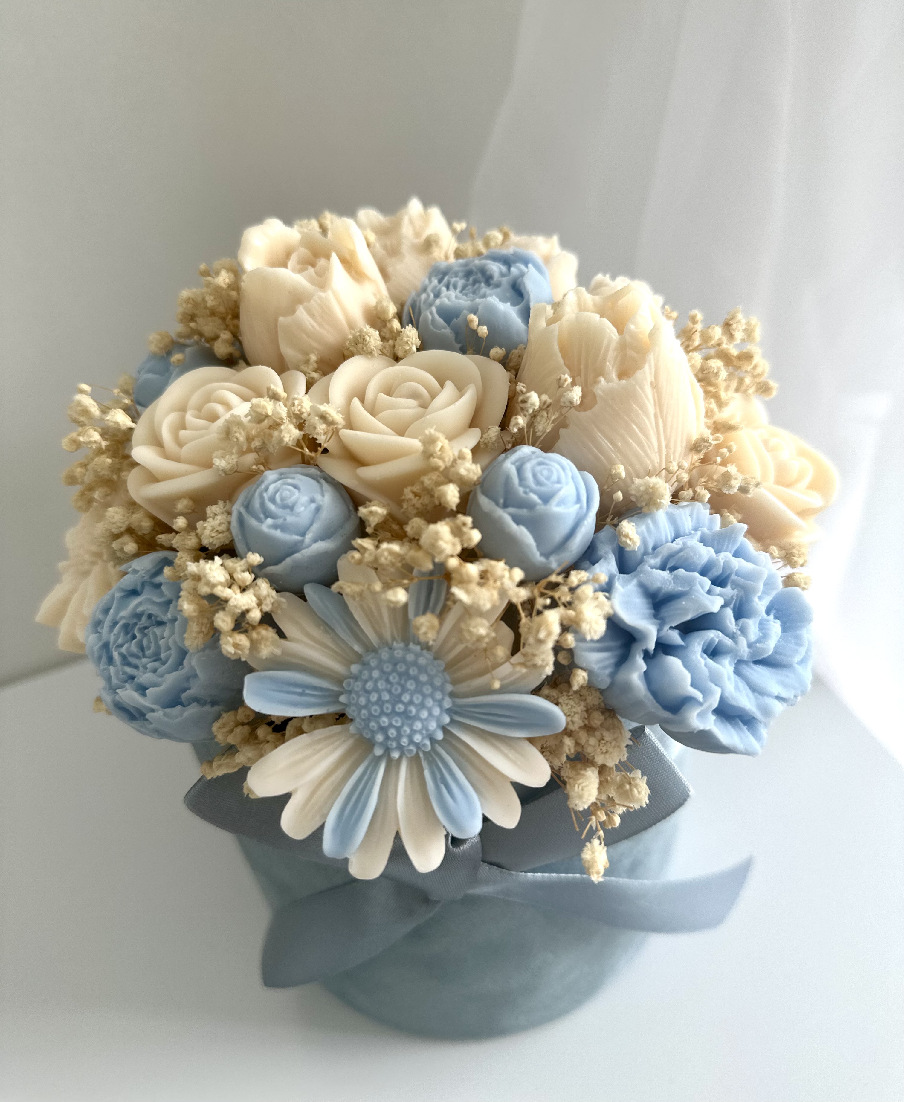 Kytice v boxu Baby blue