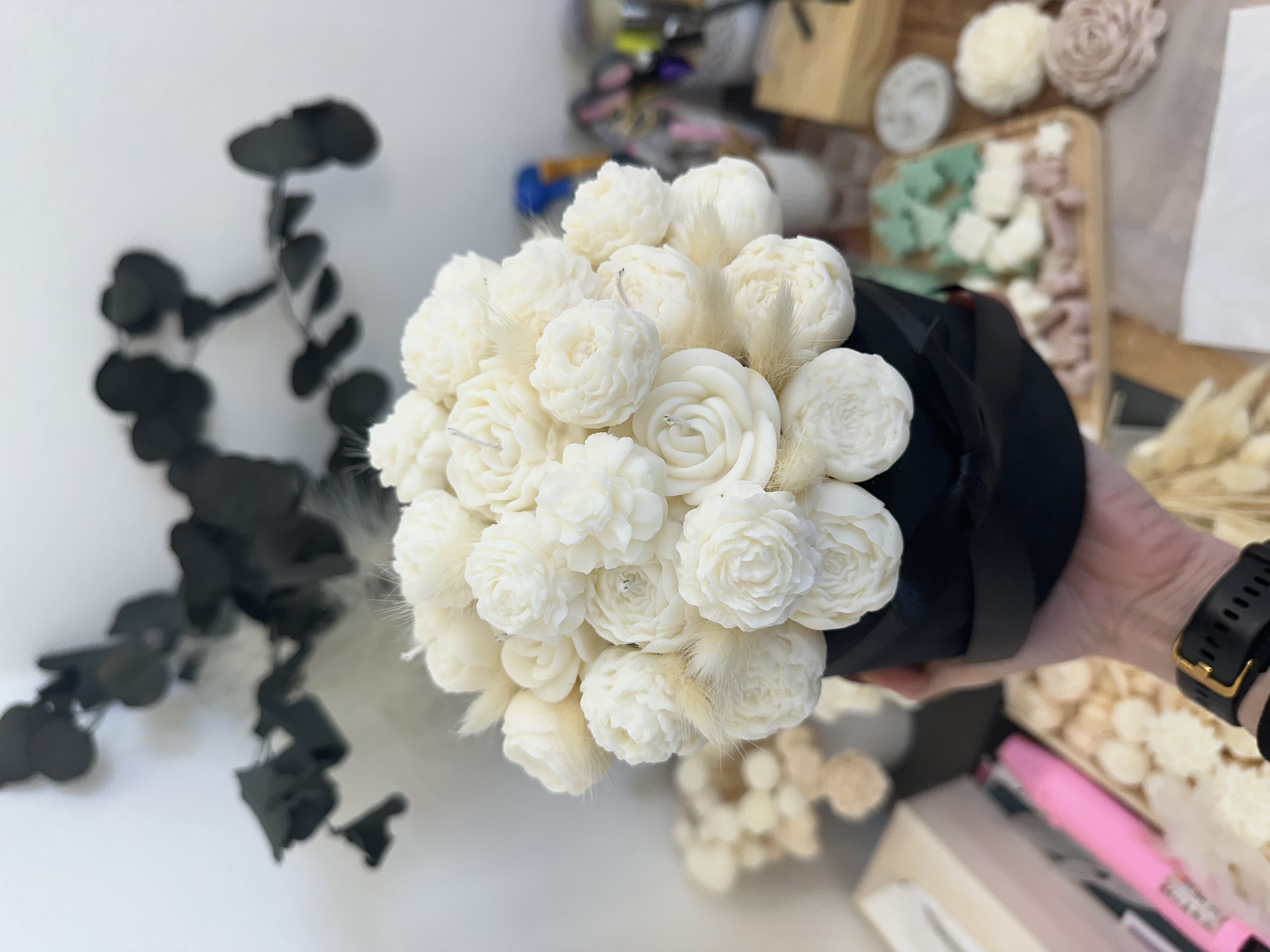 Černý box s knotem