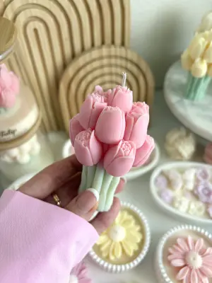 Jarní tulipánová kytička